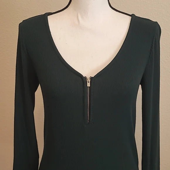 Long Sleeve Green Soft Top Express M - Picture 2 of 5